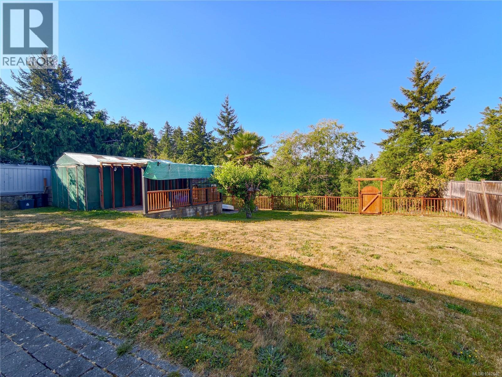  729 Daffodil Avenue, Saanich