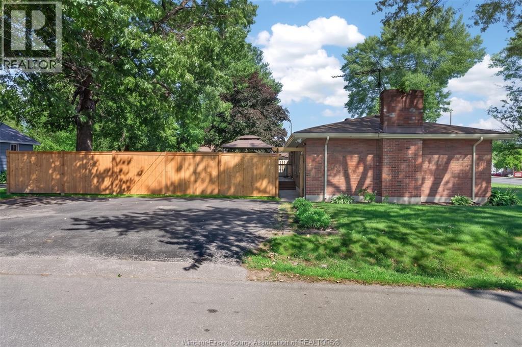 520 FRONT ROAD - 31