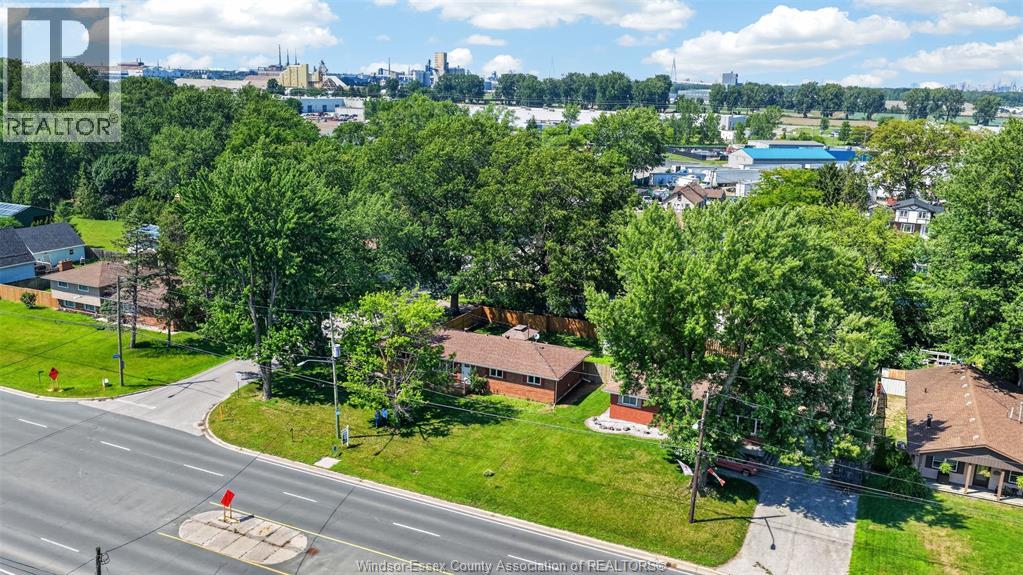 520 FRONT ROAD - 33