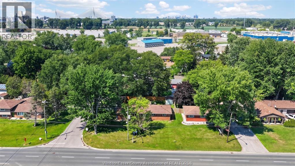 520 FRONT ROAD - 34