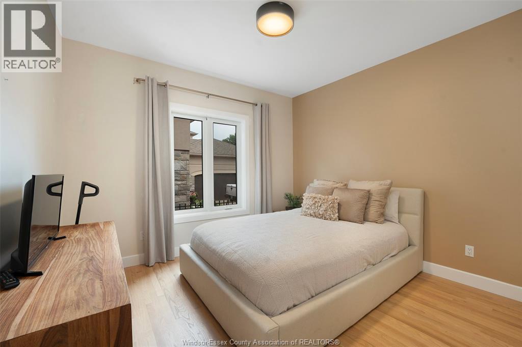 263 RUSSEL WOODS DRIVE - 17