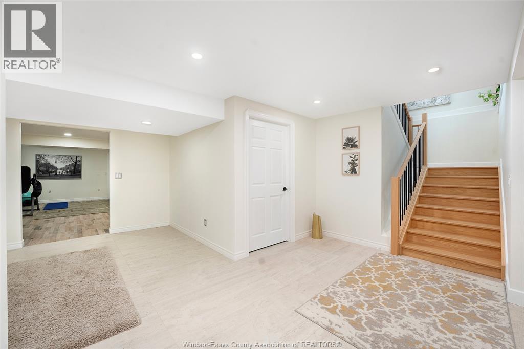 263 RUSSEL WOODS DRIVE - 20