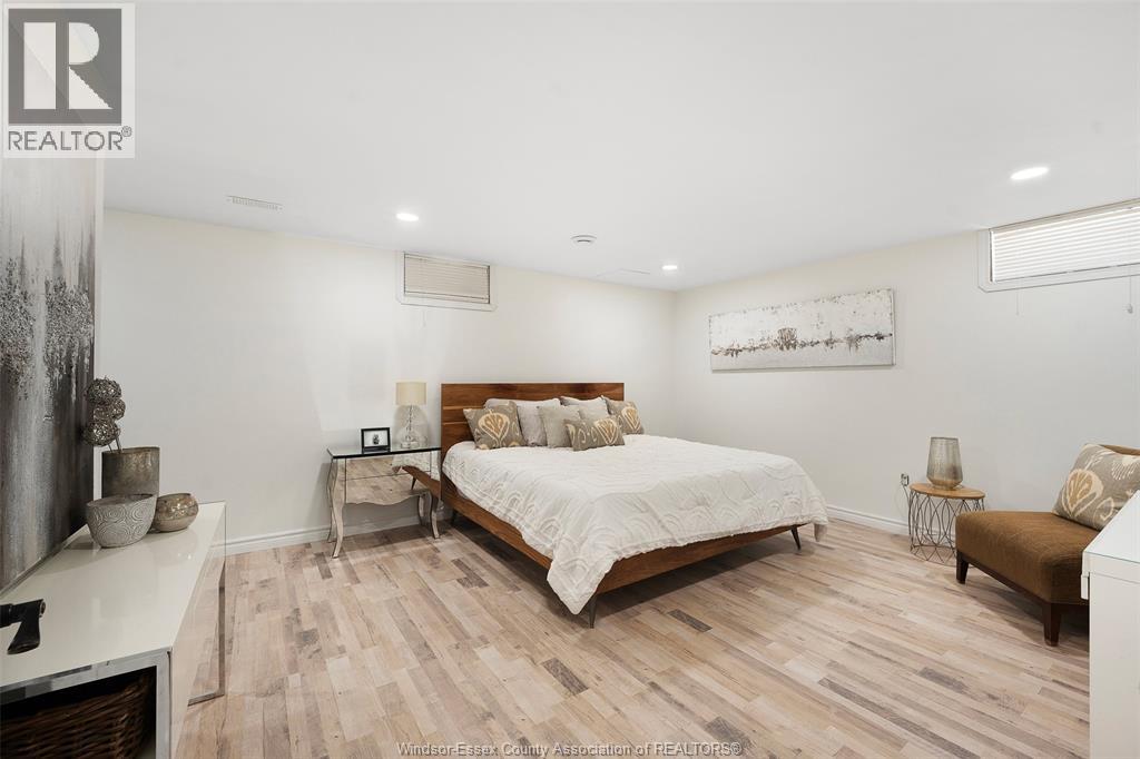 263 RUSSEL WOODS DRIVE - 25