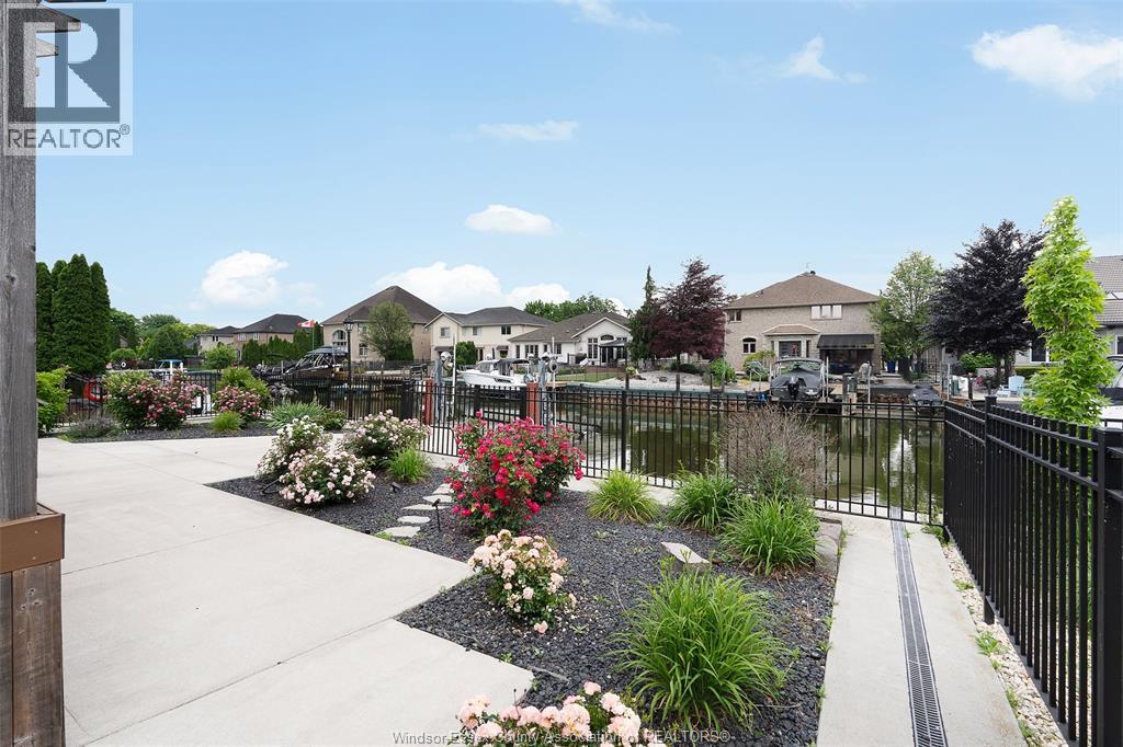 263 RUSSEL WOODS DRIVE - 36