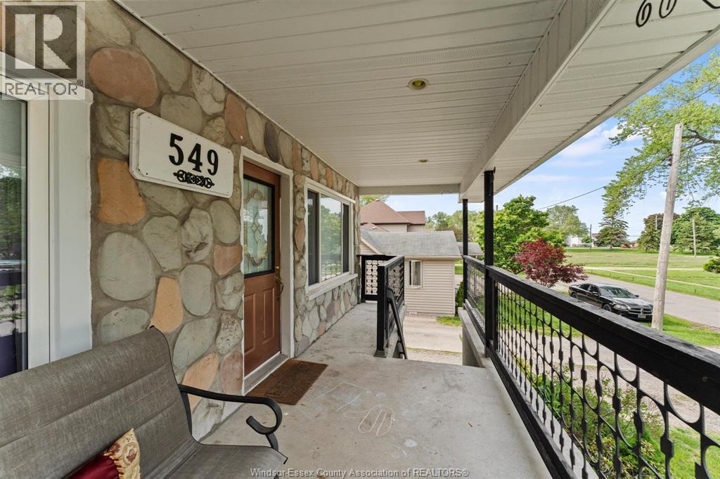 549 CLOVER - 3