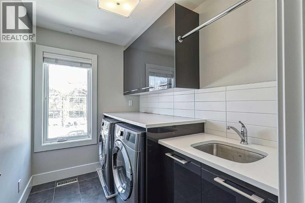 2418 24A Street SW - 29