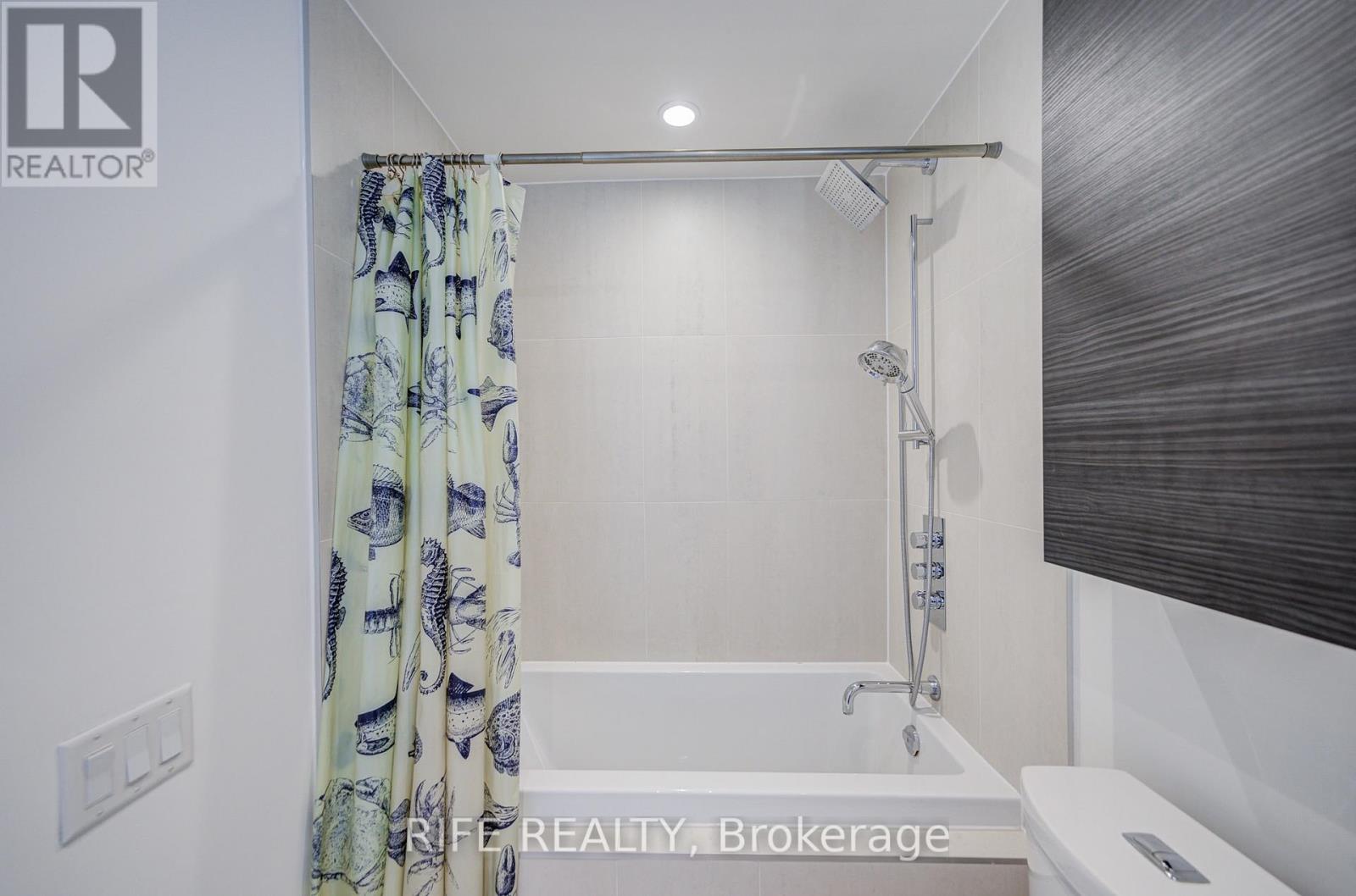 #3905 5 ST. JOSEPH STREET - 31