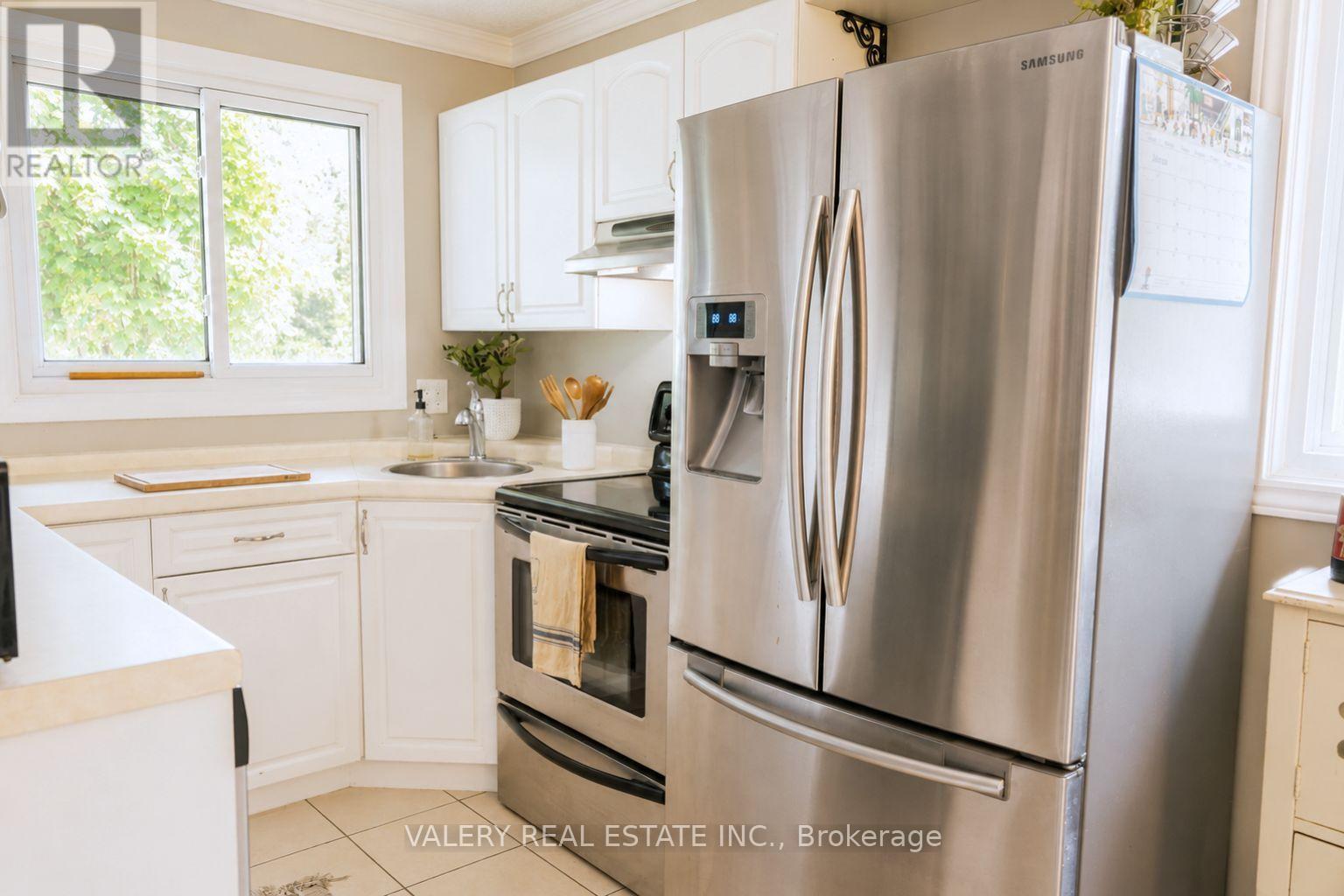 270 CYRUS STREET - 7