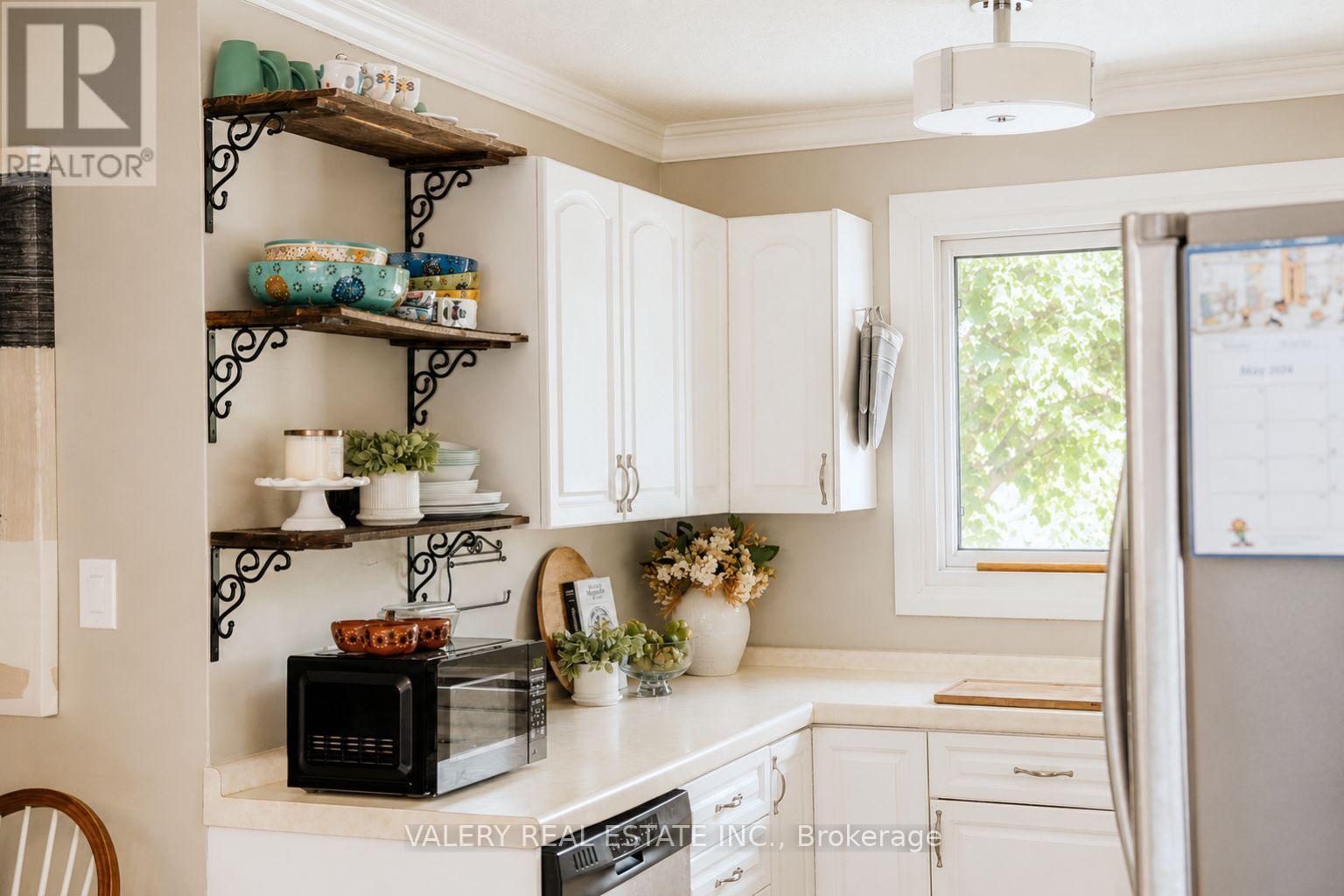 270 CYRUS STREET - 8