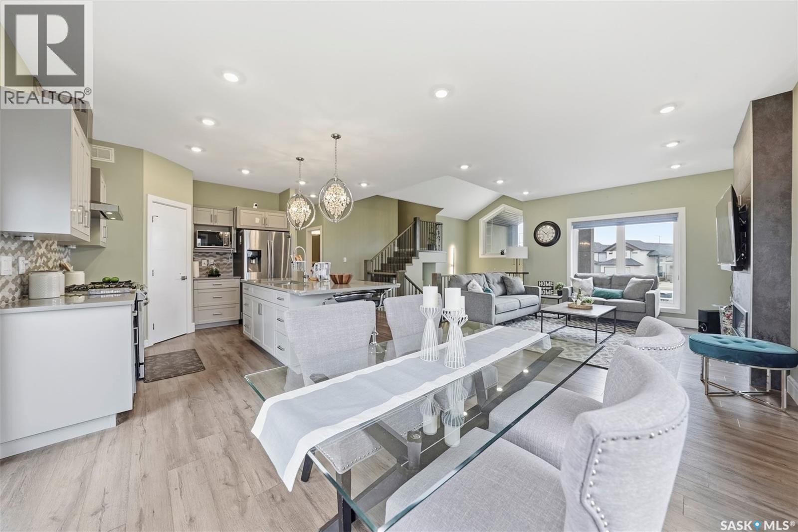 211 Burgess BAY - 12