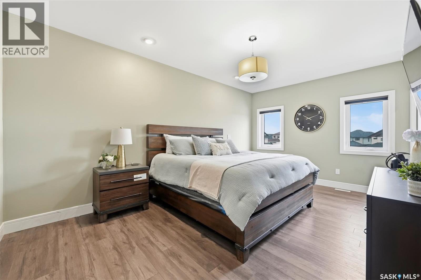 211 Burgess BAY - 13