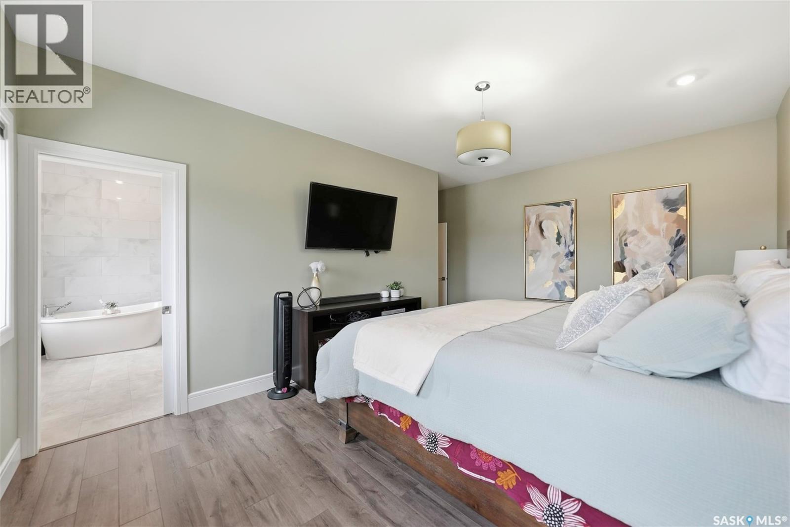 211 Burgess BAY - 14