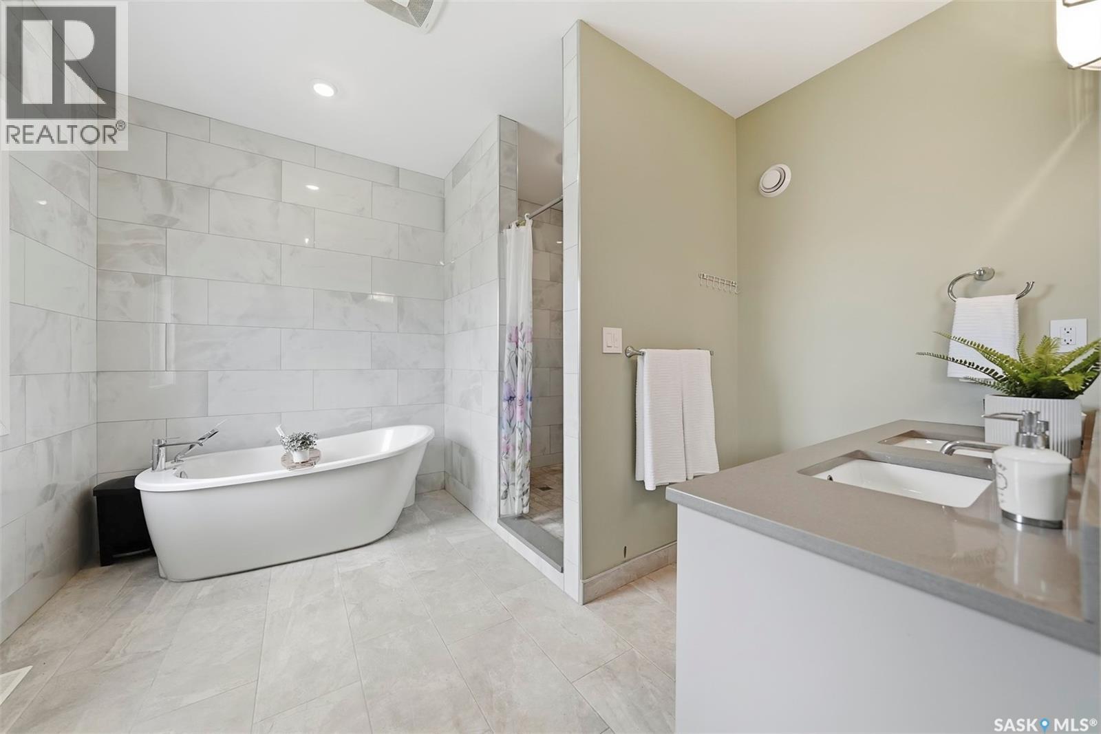 211 Burgess BAY - 15
