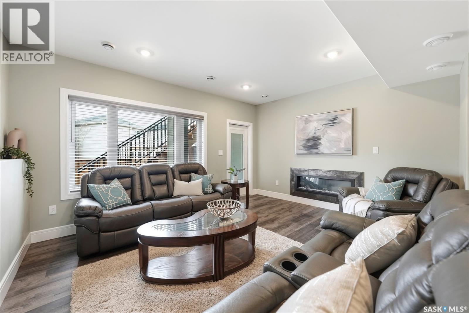 211 Burgess BAY - 25
