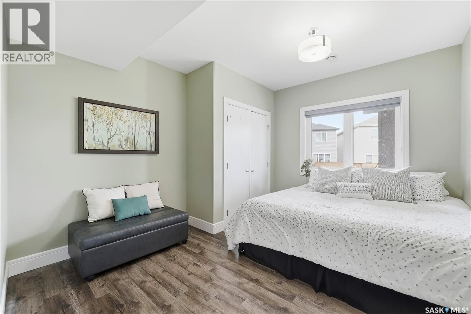 211 Burgess BAY - 30