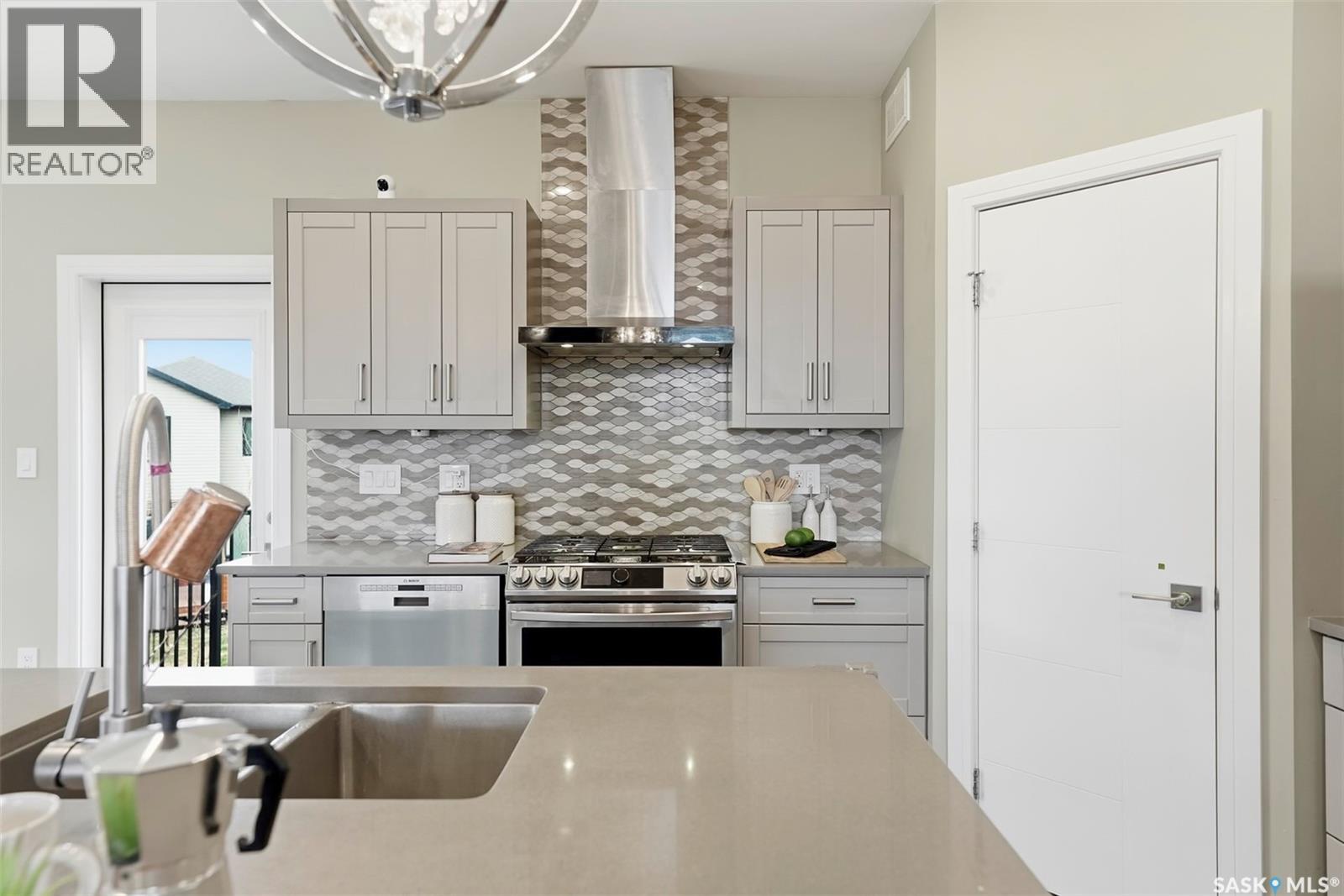 211 Burgess BAY - 9