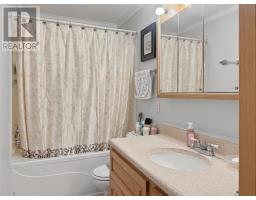 16 Spencer Road thumbnail 13