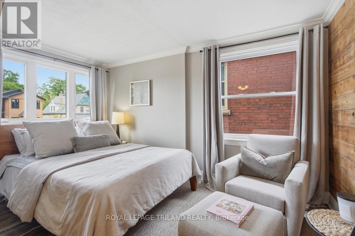 647 PICCADILLY STREET - 22