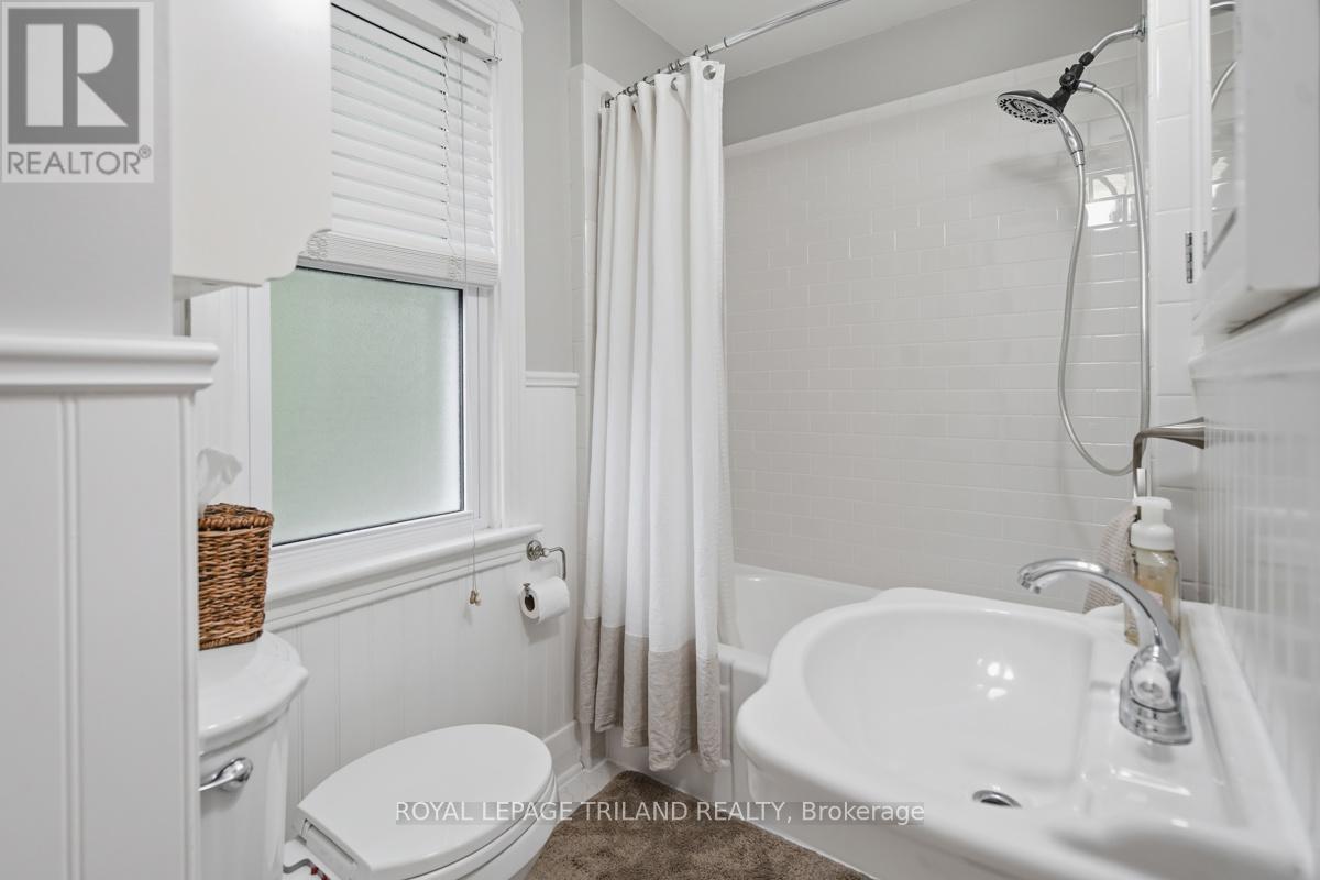 647 PICCADILLY STREET - 27
