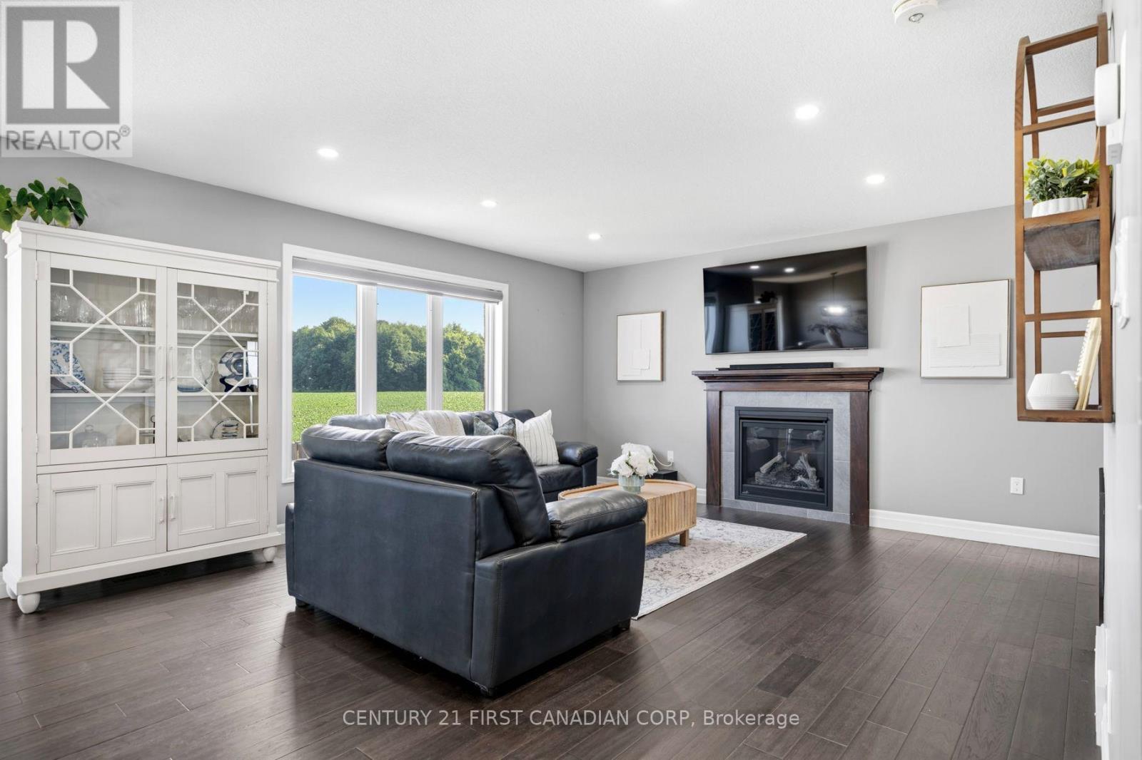 182 GILMOUR DRIVE - Image 14