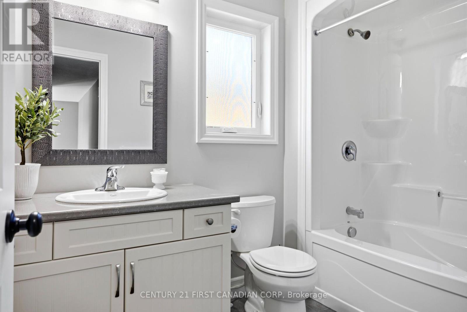 182 GILMOUR DRIVE - Image 17