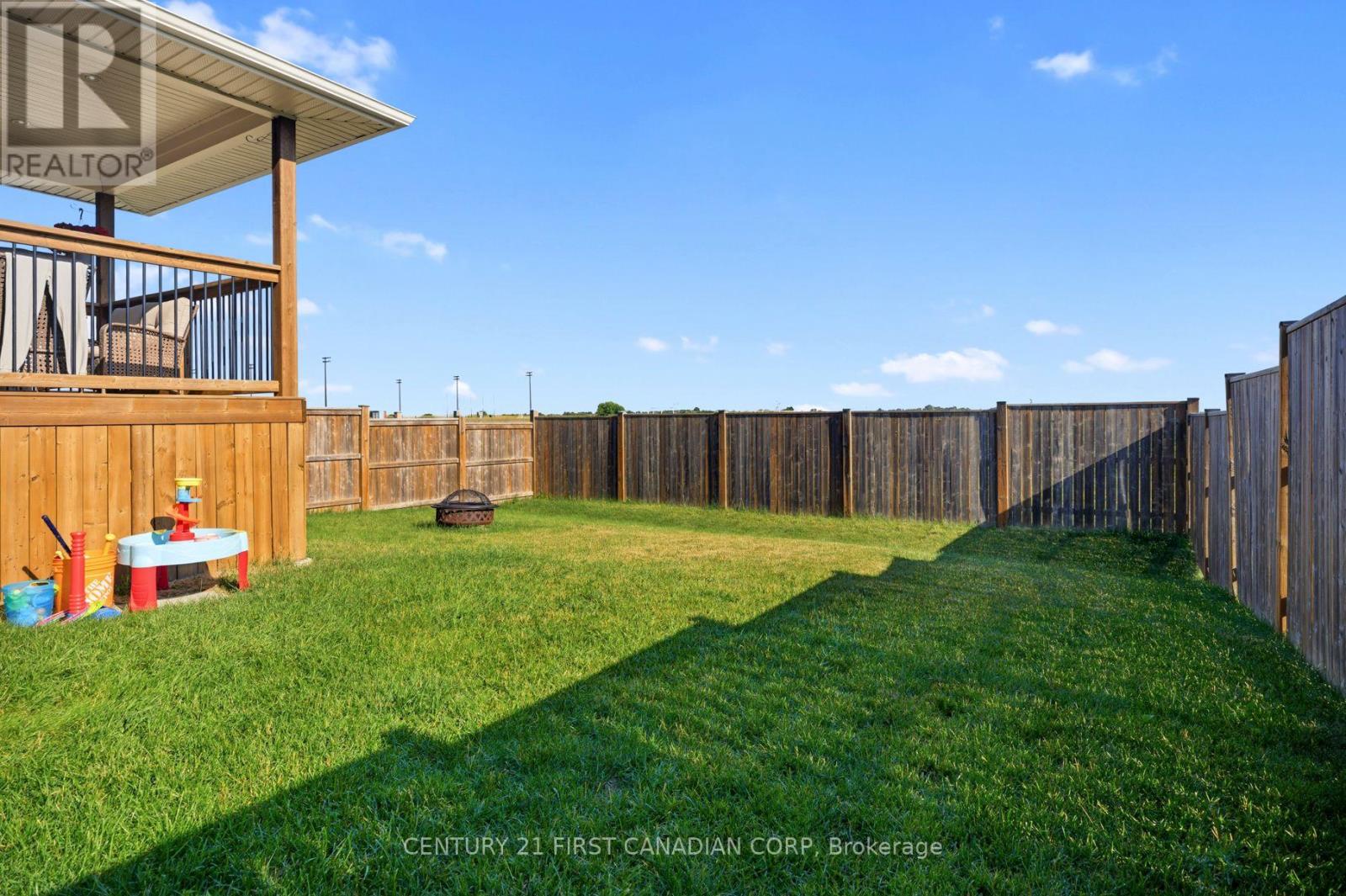 182 GILMOUR DRIVE - Image 32