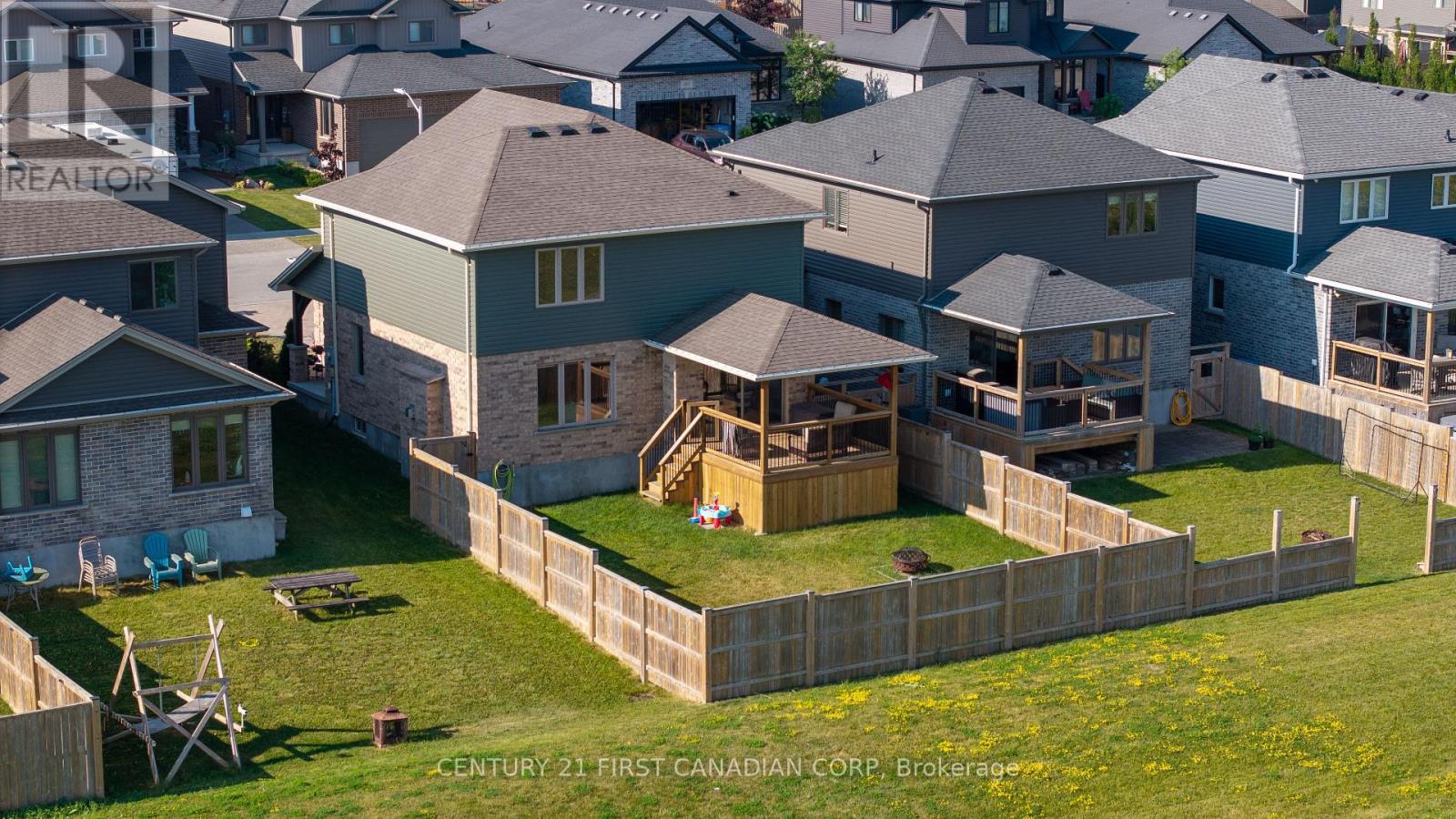 182 GILMOUR DRIVE - Image 34