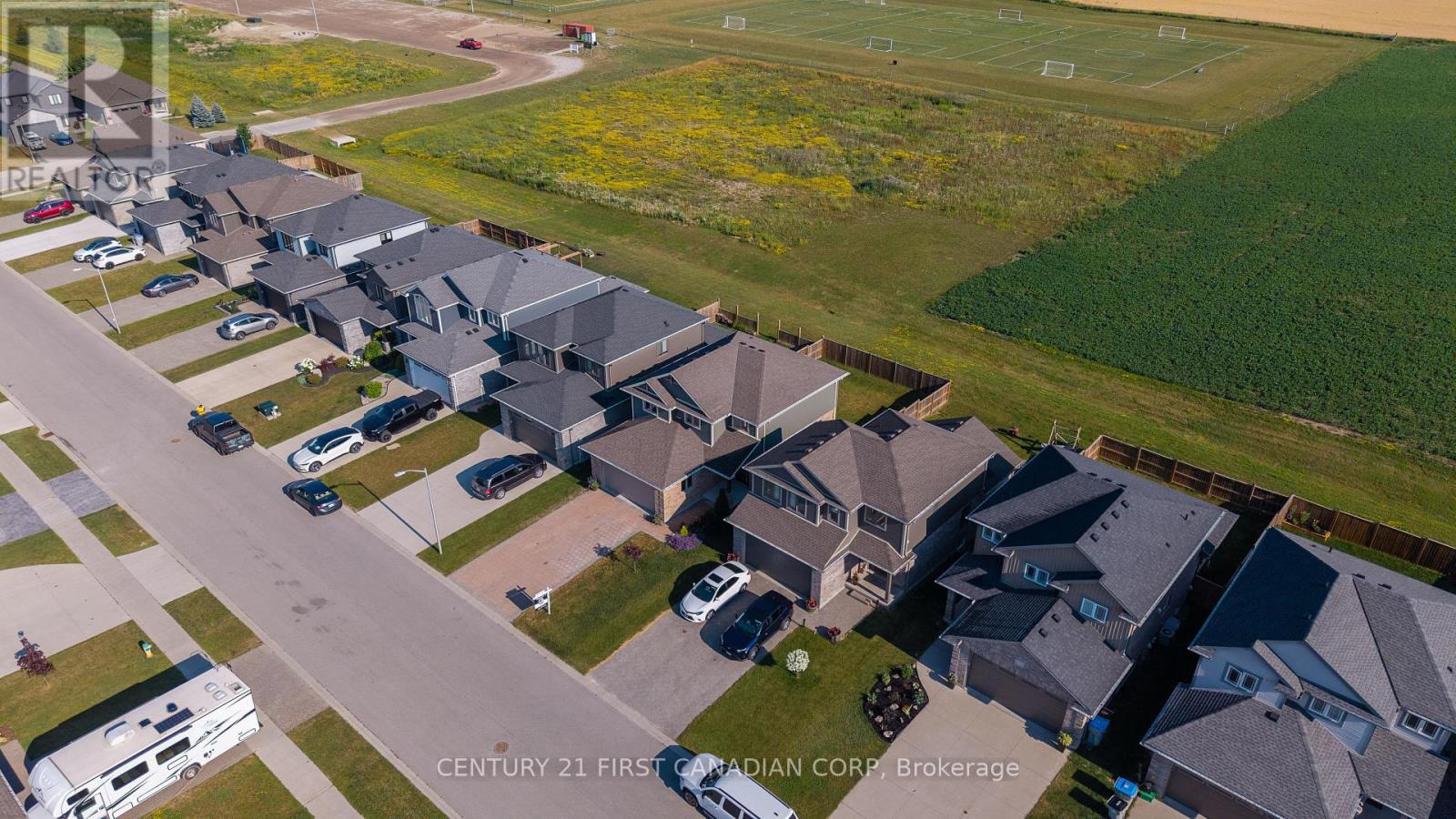 182 GILMOUR DRIVE - Image 36