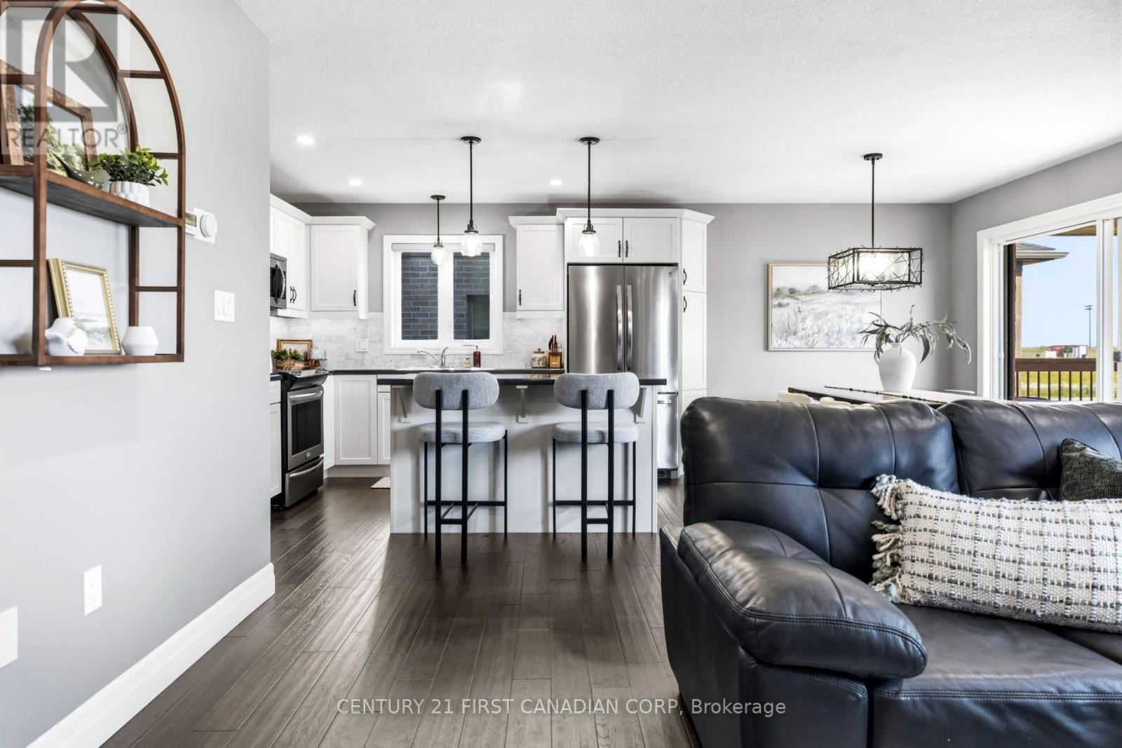 182 GILMOUR DRIVE - Image 9