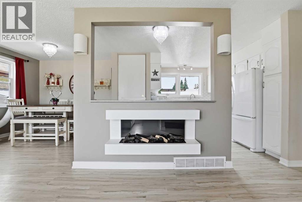 5745 35 Street — photo 10