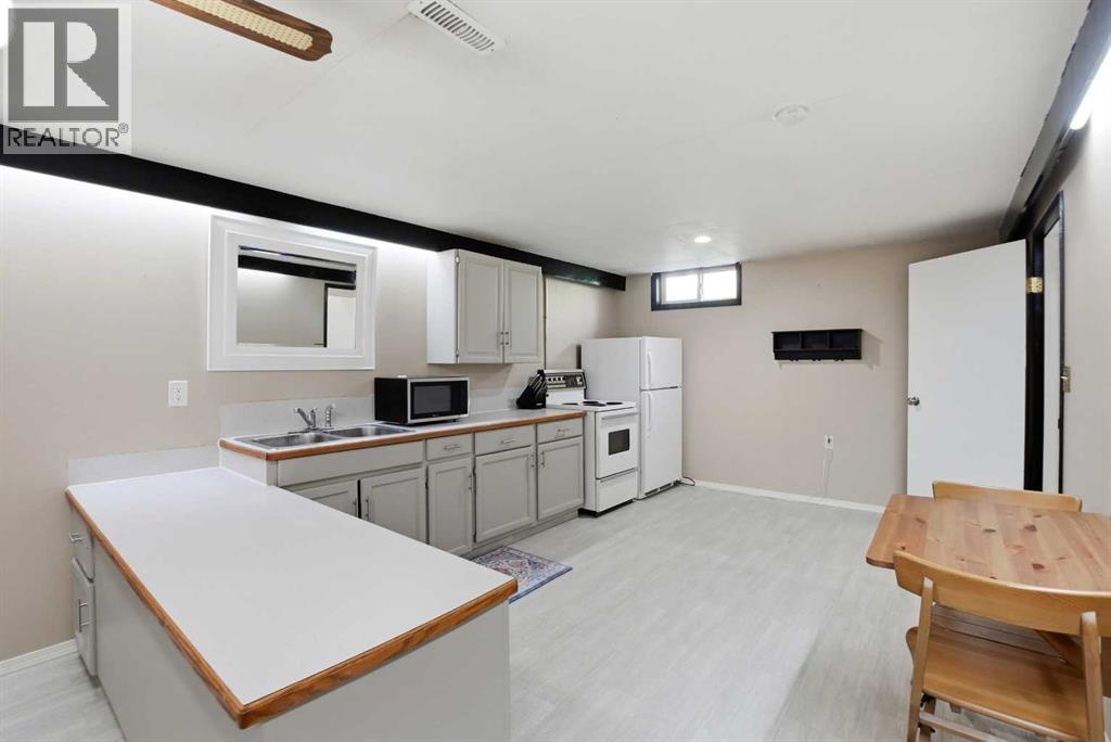 5745 35 Street — photo 32