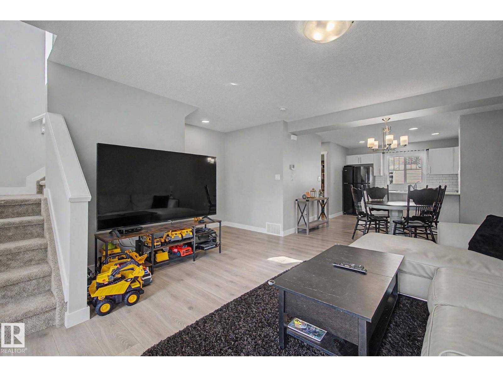 #90 17832 78 ST NW - 20
