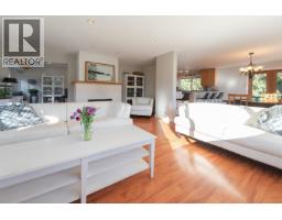 7862 Eagle Drive, Halfmoon Bay, BC V7Z1A3 Photo 10