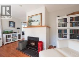 7862 Eagle Drive, Halfmoon Bay, BC V7Z1A3 Photo 13
