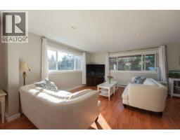 7862 Eagle Drive, Halfmoon Bay, BC V7Z1A3 Photo 12