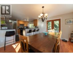 7862 Eagle Drive, Halfmoon Bay, BC V7Z1A3 Photo 17