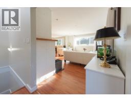 7862 Eagle Drive, Halfmoon Bay, BC V7Z1A3 Photo 8