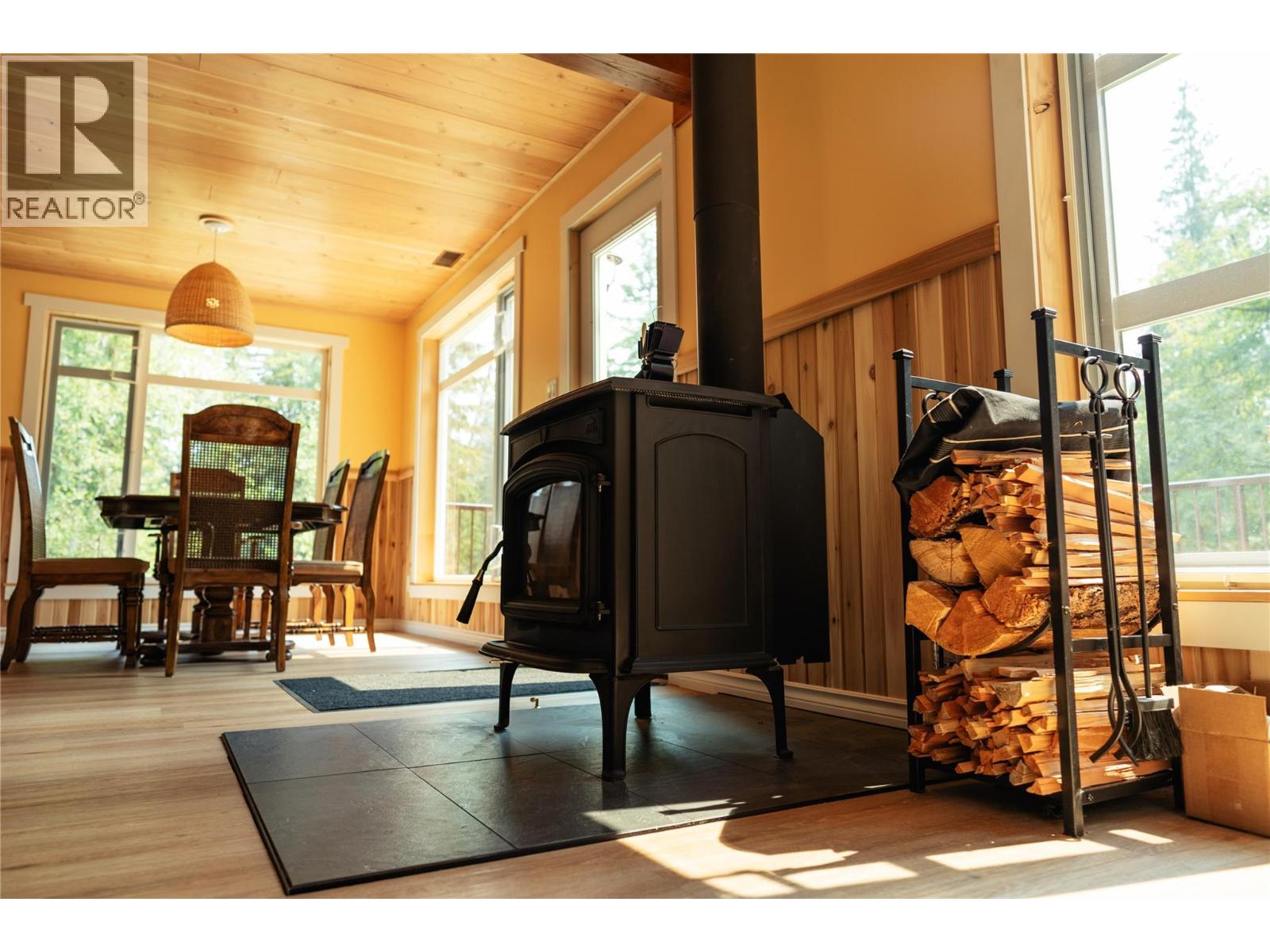 592 Bear Valley Road - 77