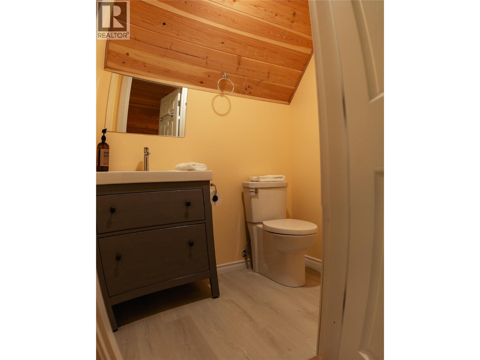 592 Bear Valley Road - 80