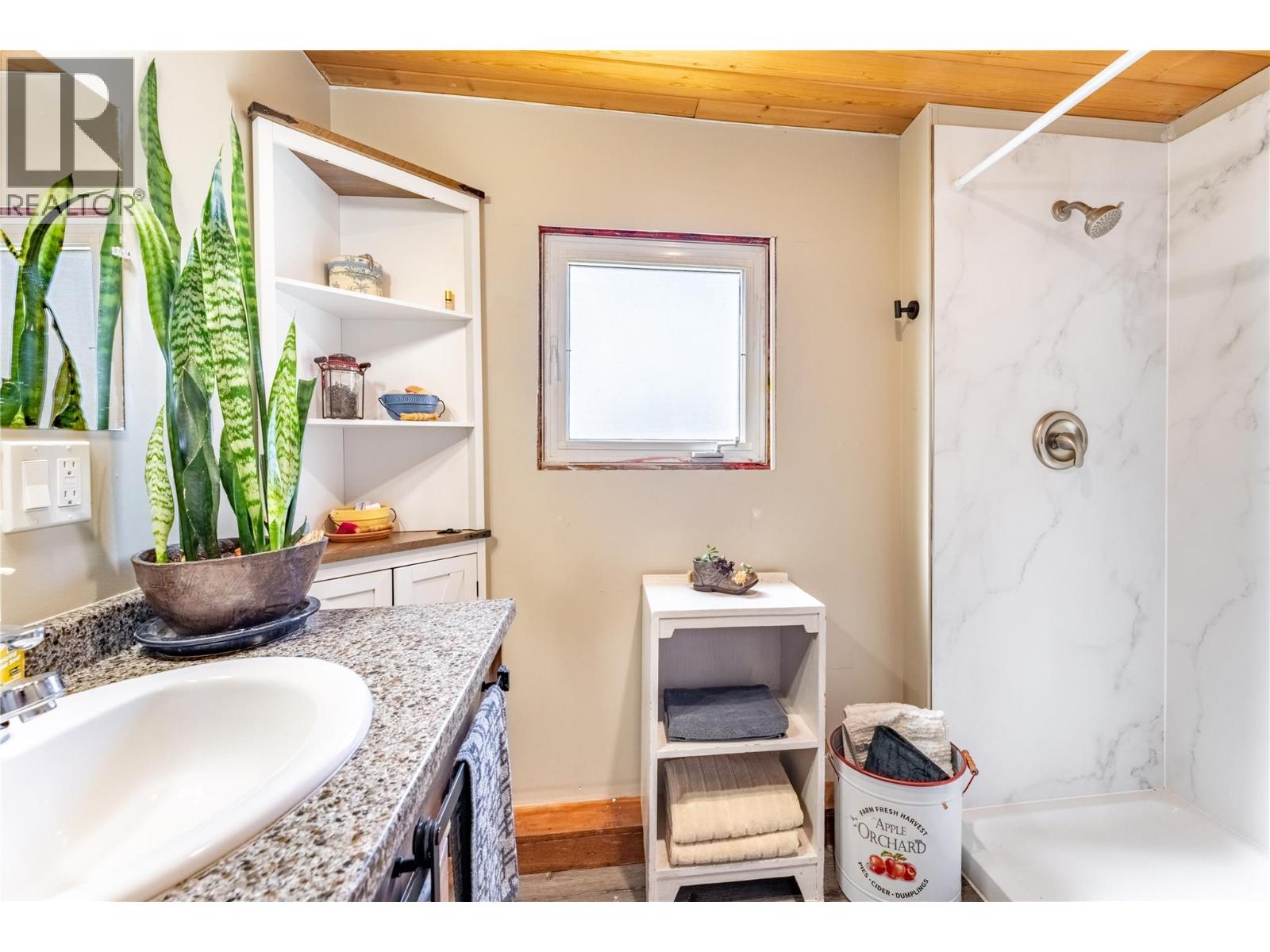 #47 445 6th Avenue N - 14