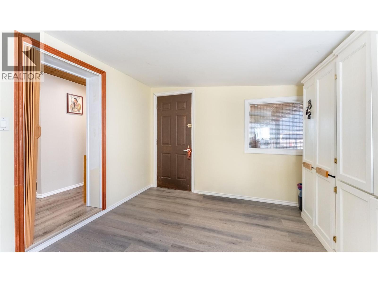 #47 445 6th Avenue N - 16