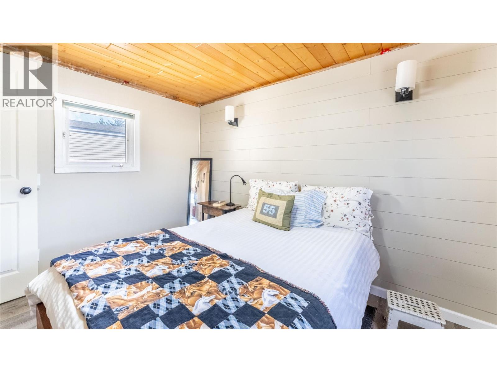 #47 445 6th Avenue N - 19