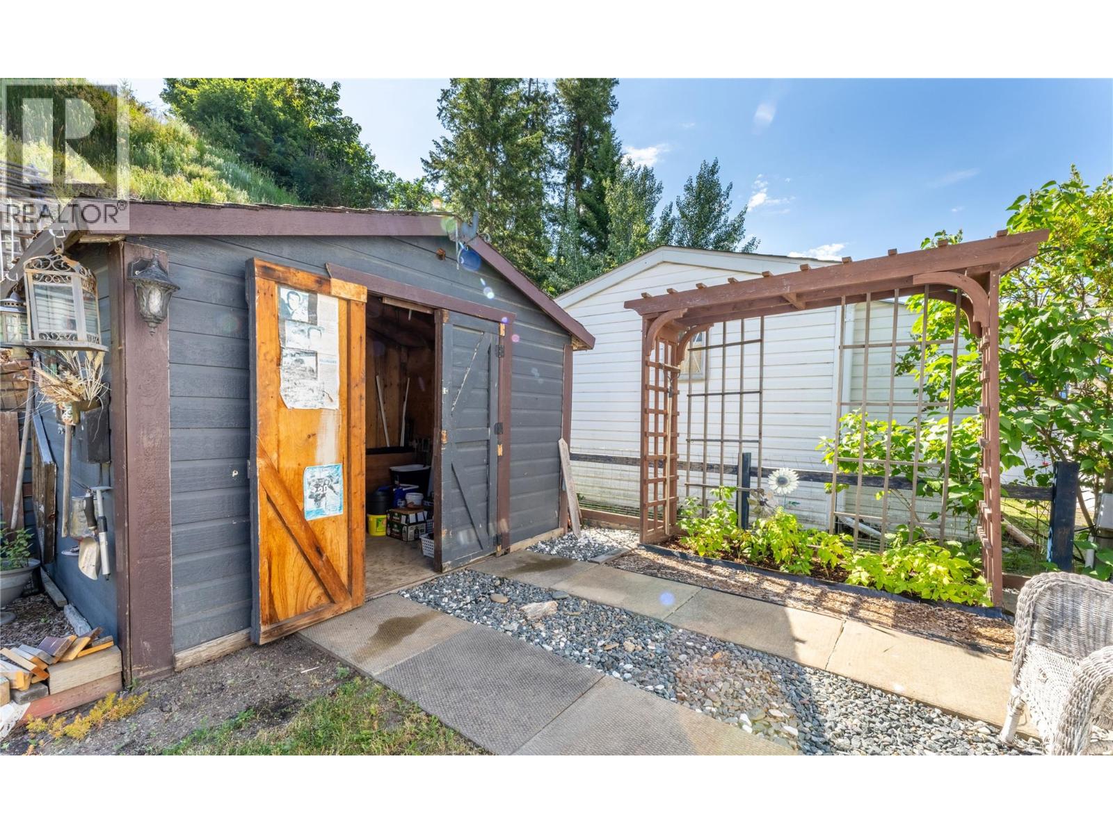 #47 445 6th Avenue N - 5