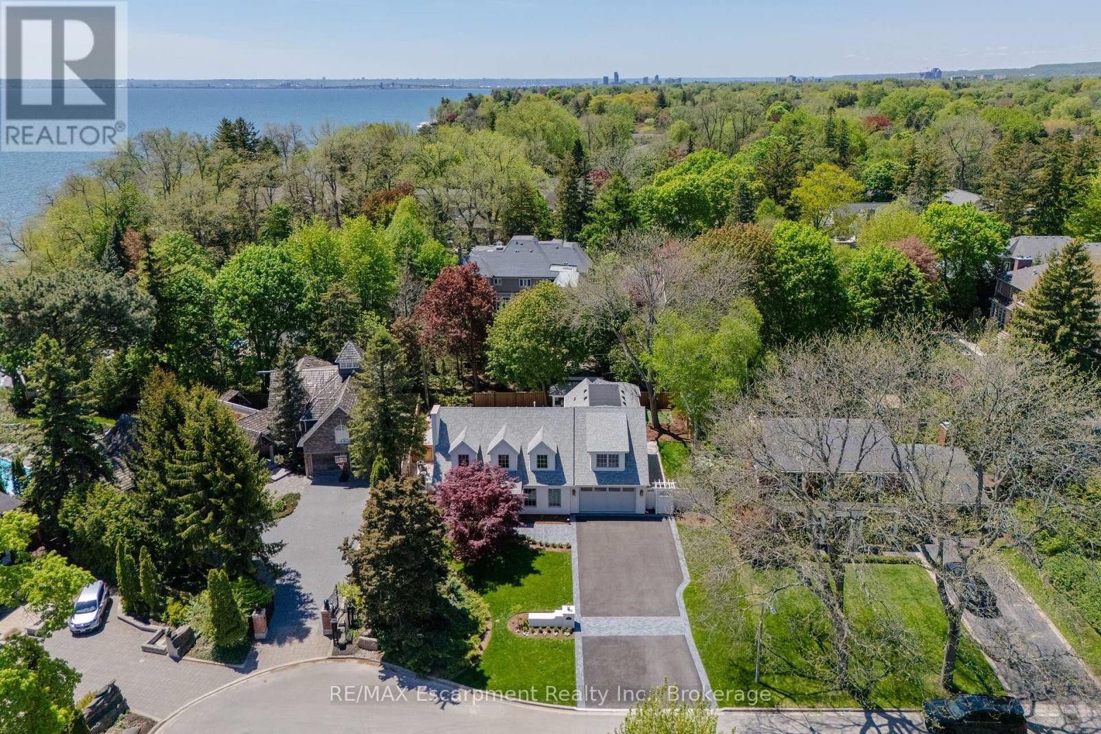 130 EDGECLIFFE PLACE - 2