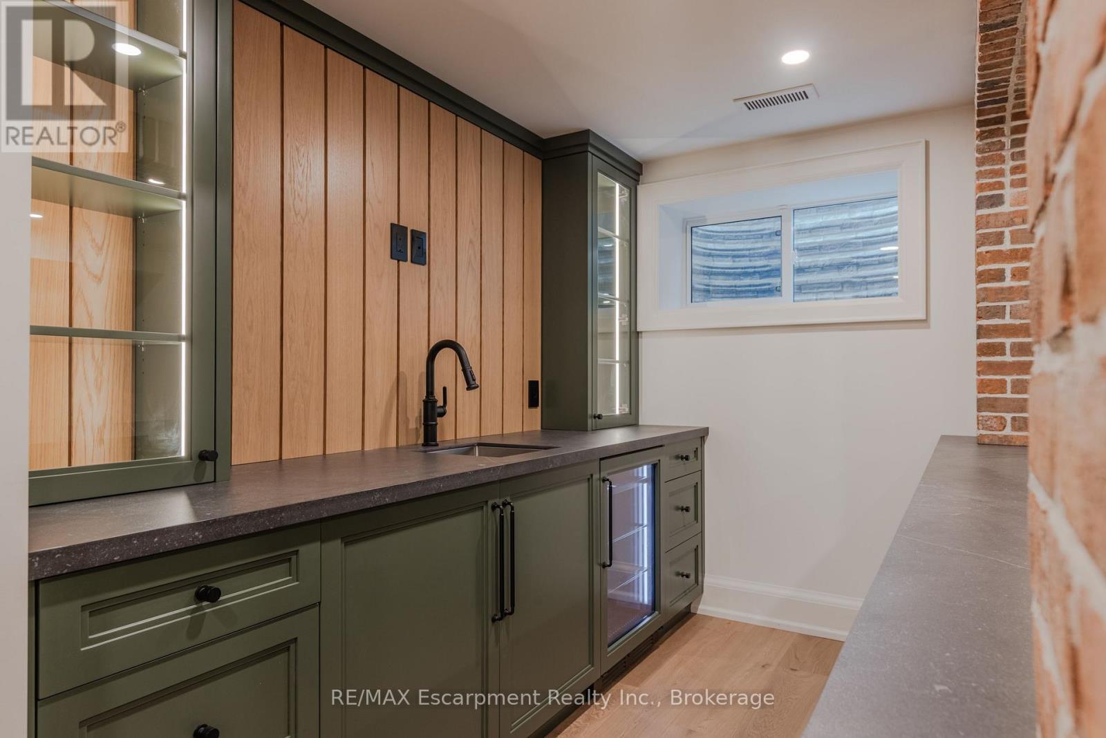 130 EDGECLIFFE PLACE - 40