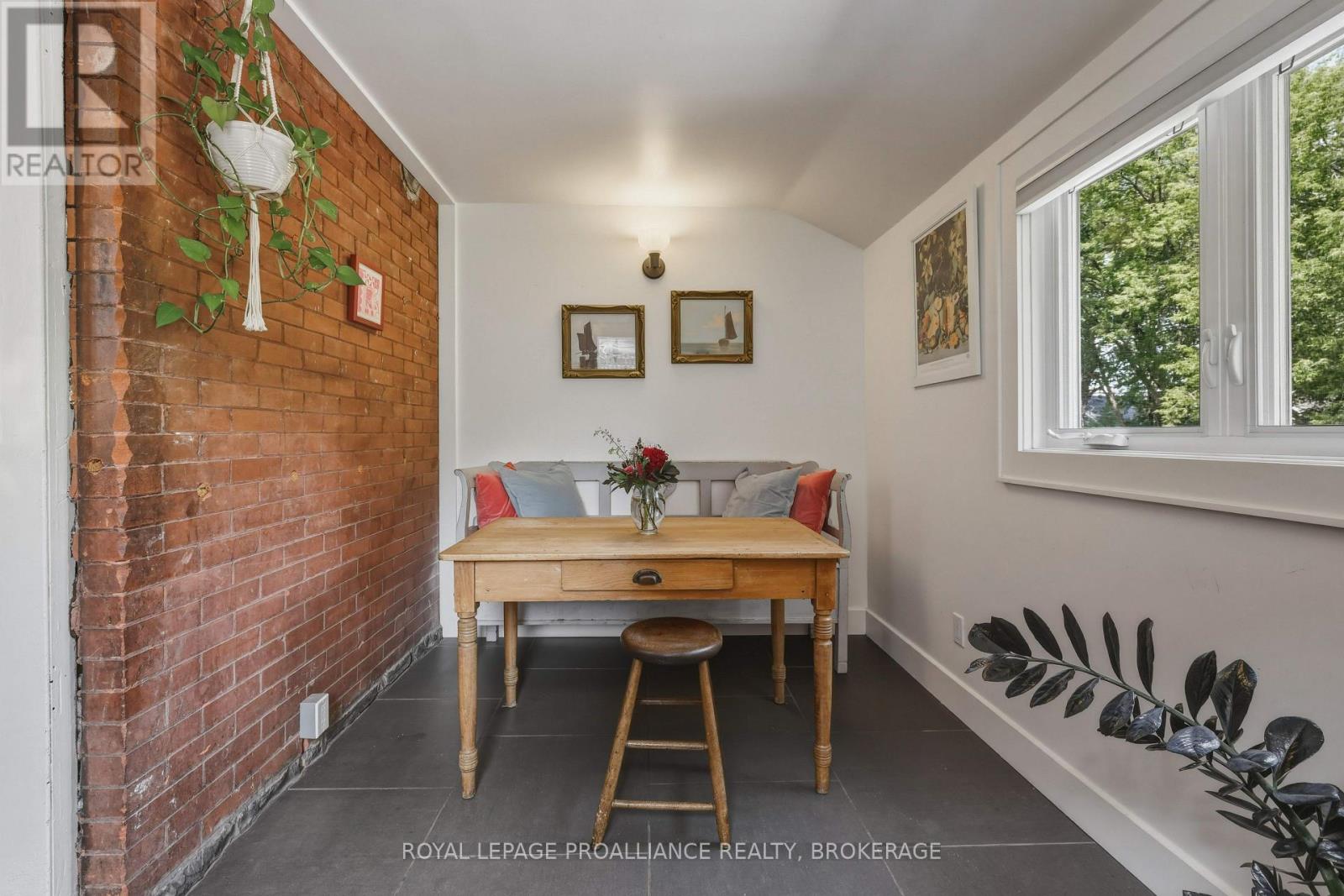 181 MONTREAL STREET - 21