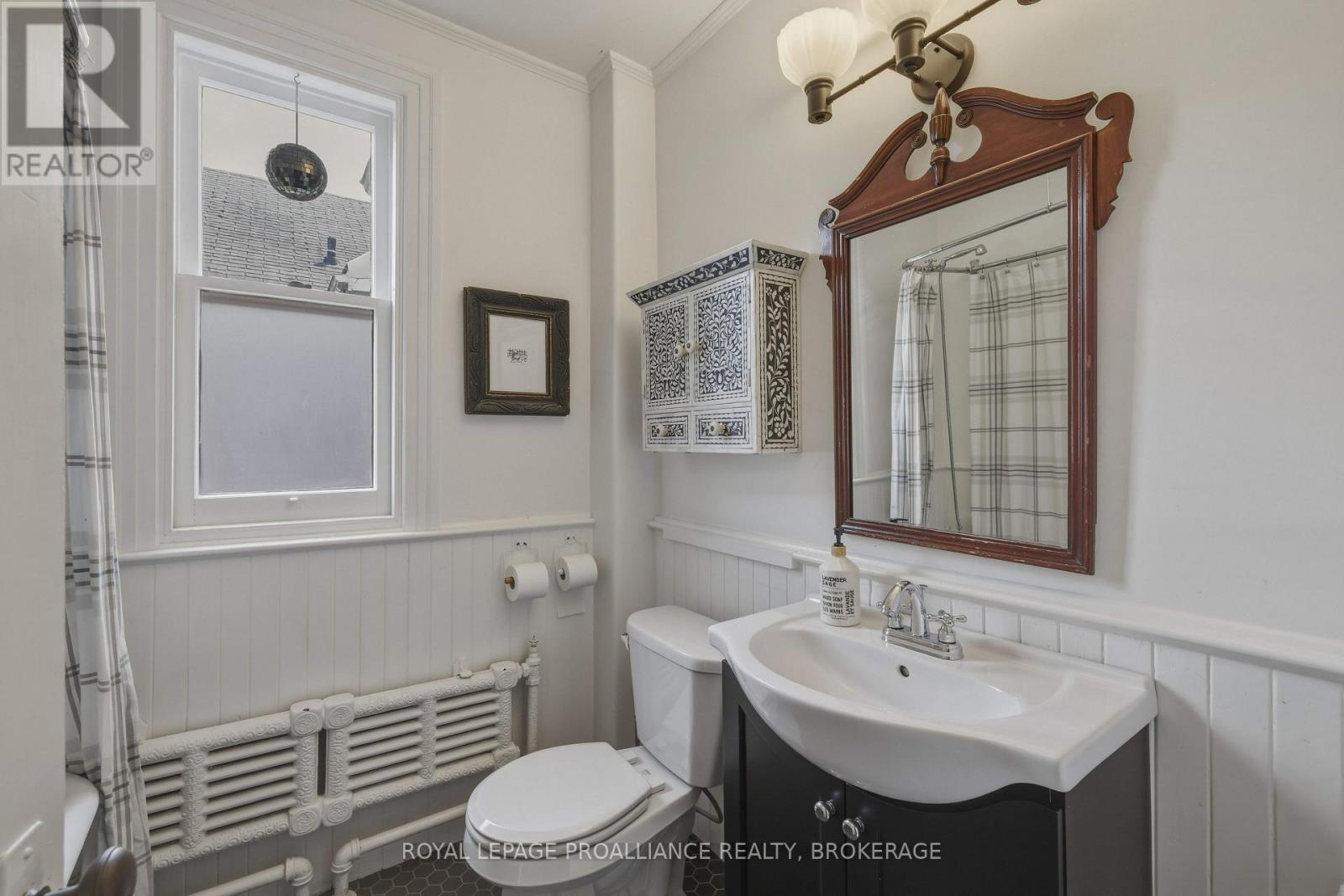 181 MONTREAL STREET - 27