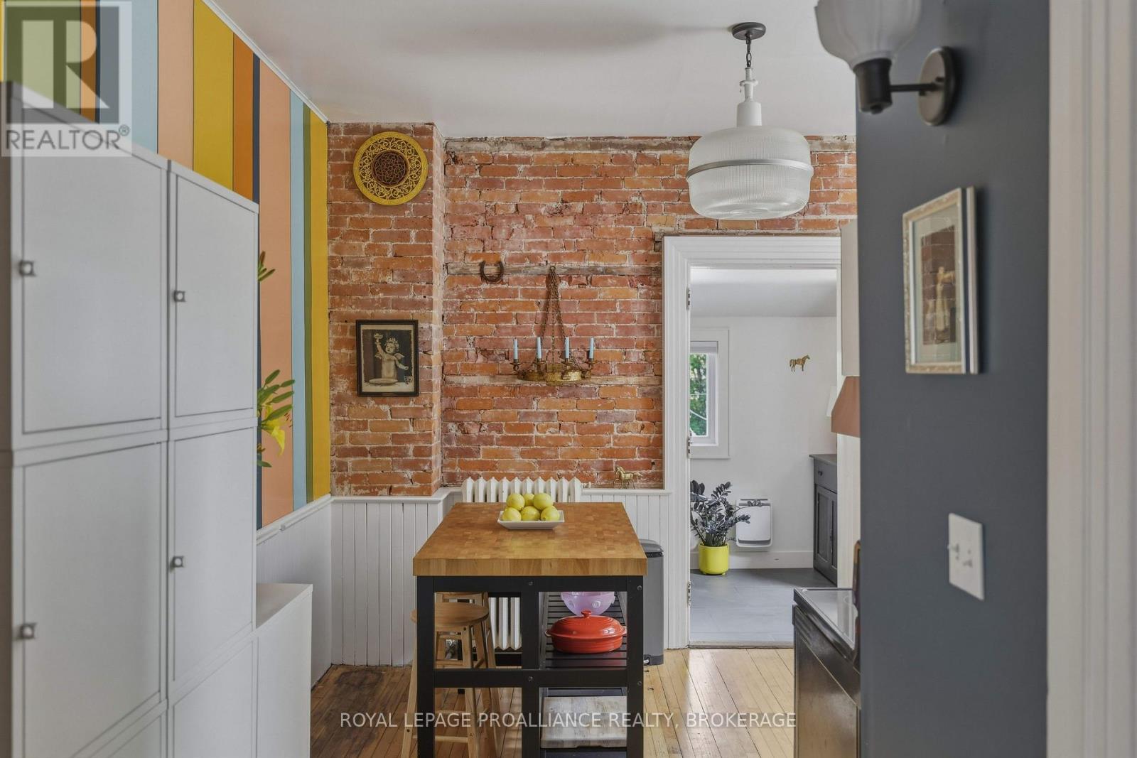 181 MONTREAL STREET - 20
