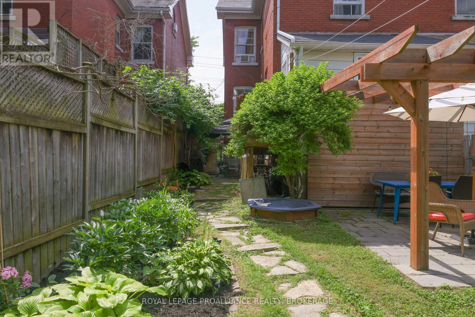 181 MONTREAL STREET - 43
