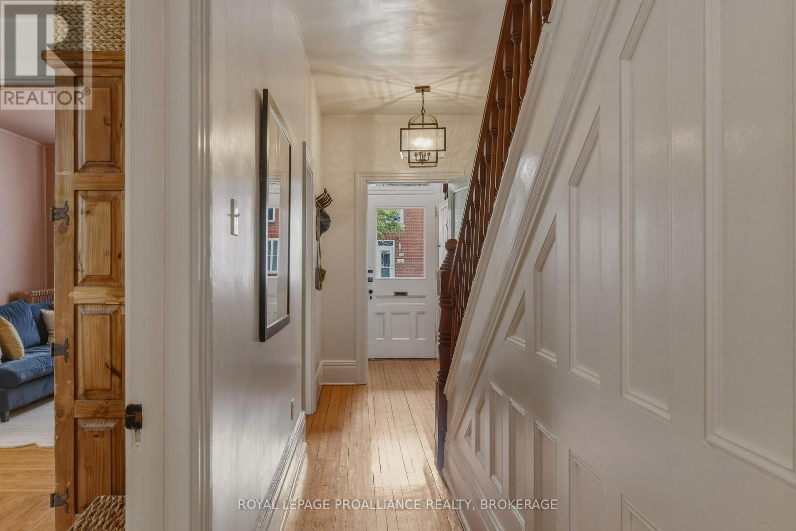 181 MONTREAL STREET - 8